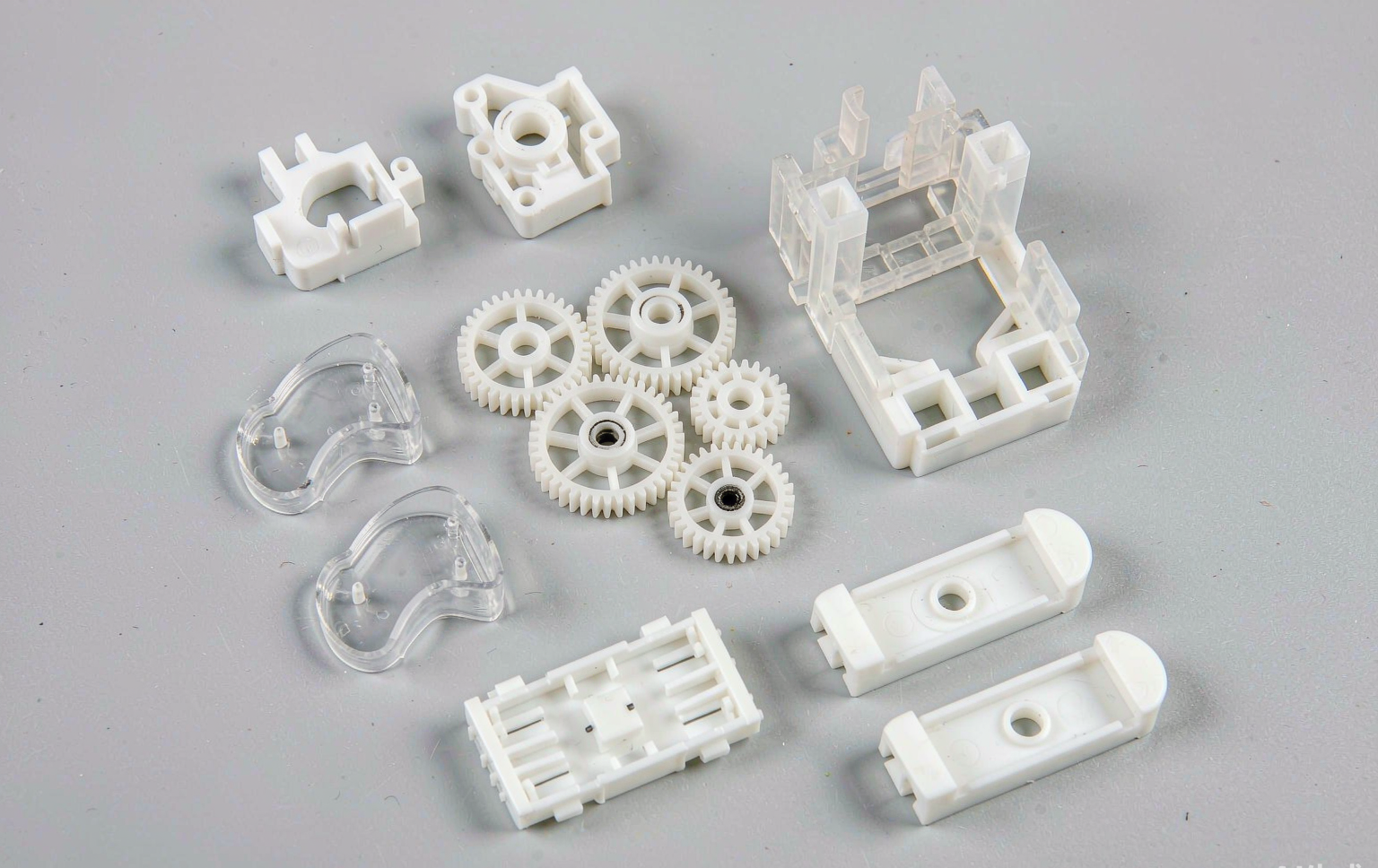 Precision plastic components for AI robotics